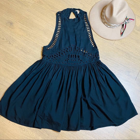 Western Boho Gathered Black Cutout Side Exposed Dress Size 8 - Picture 4 of 5